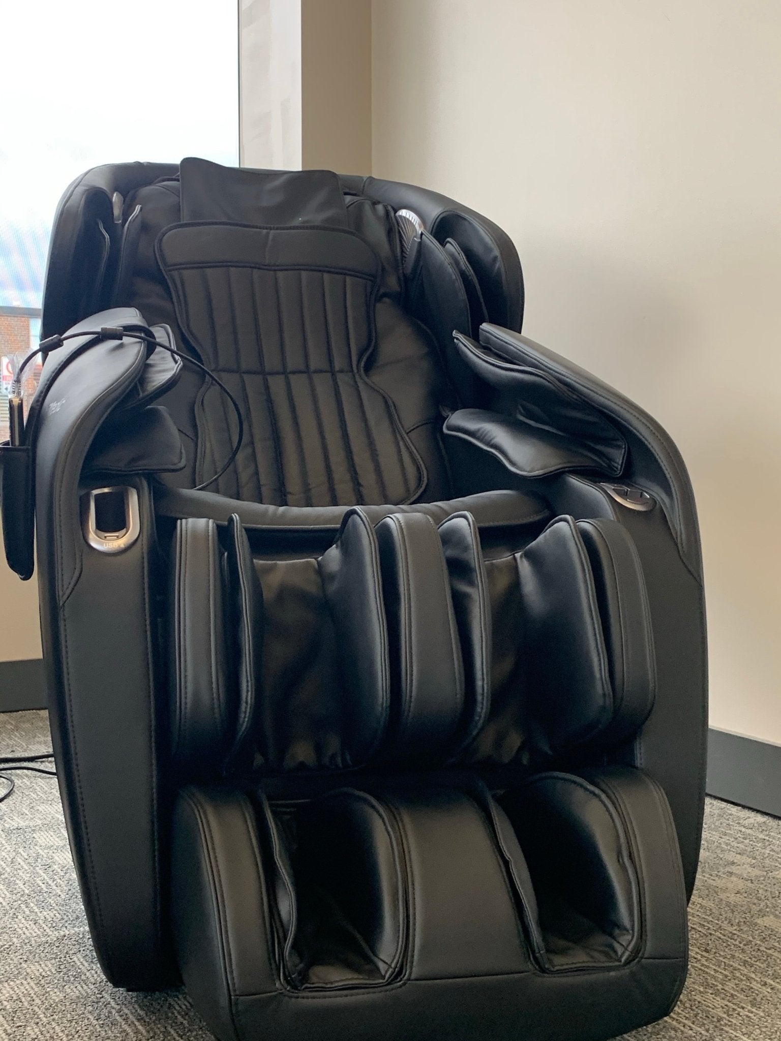 Demo unit MC 2500 TRUMEDIC Massage Chair with L track voice control